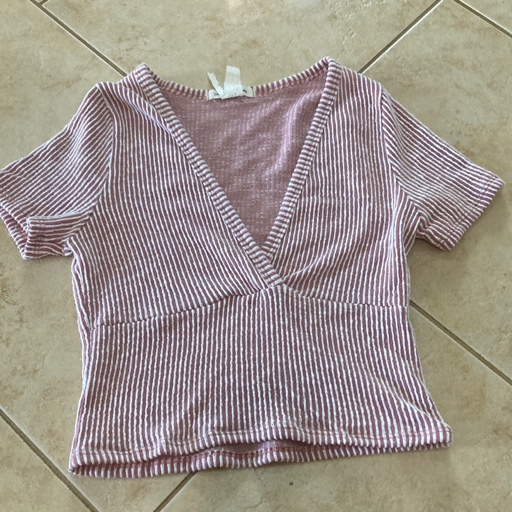 Caution to the wind, pink cropped tee. Size small